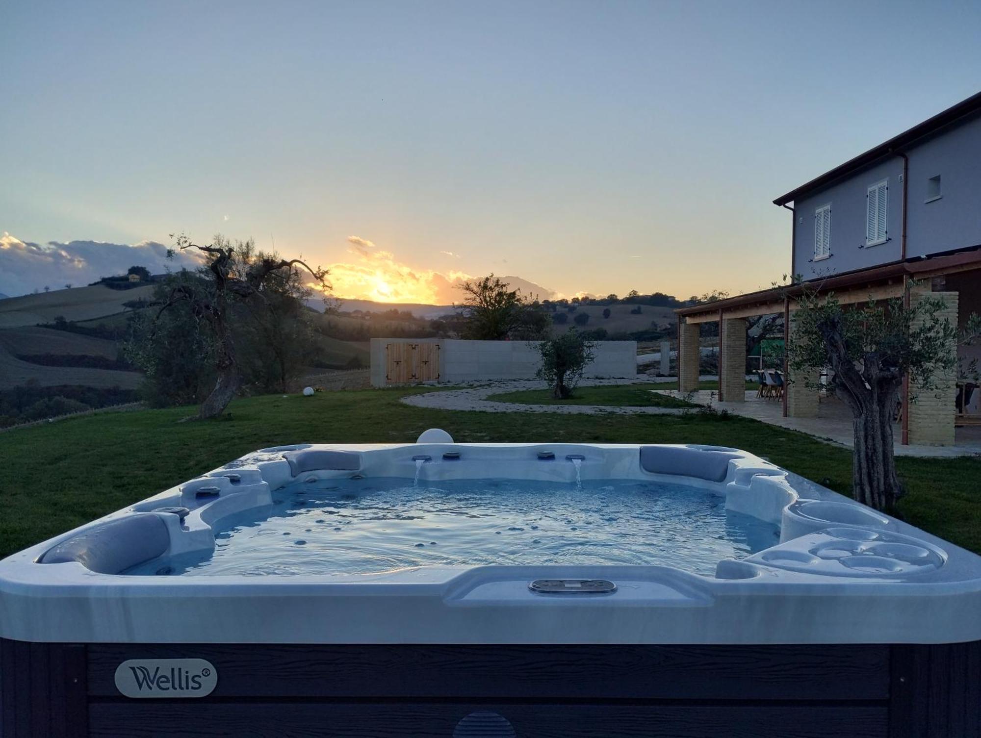 Casal Del Sole - La Ginestra Apartment Montefelcino Luaran gambar